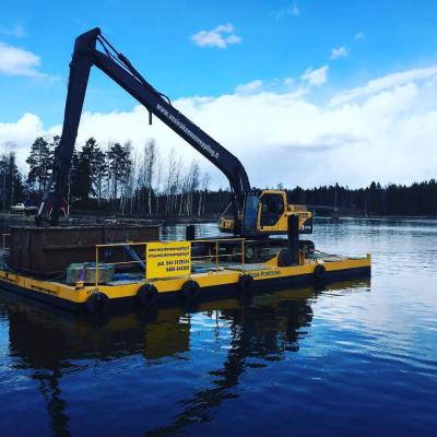 Excavator pontoons